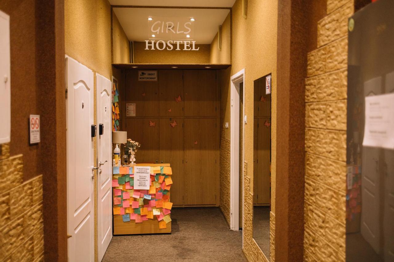 Girls Hostel Cracovia Esterno foto