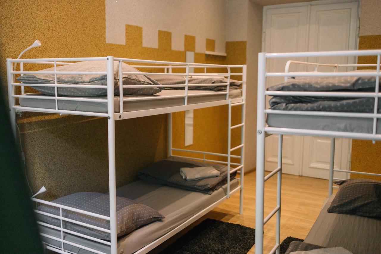 Girls Hostel Cracovia Esterno foto