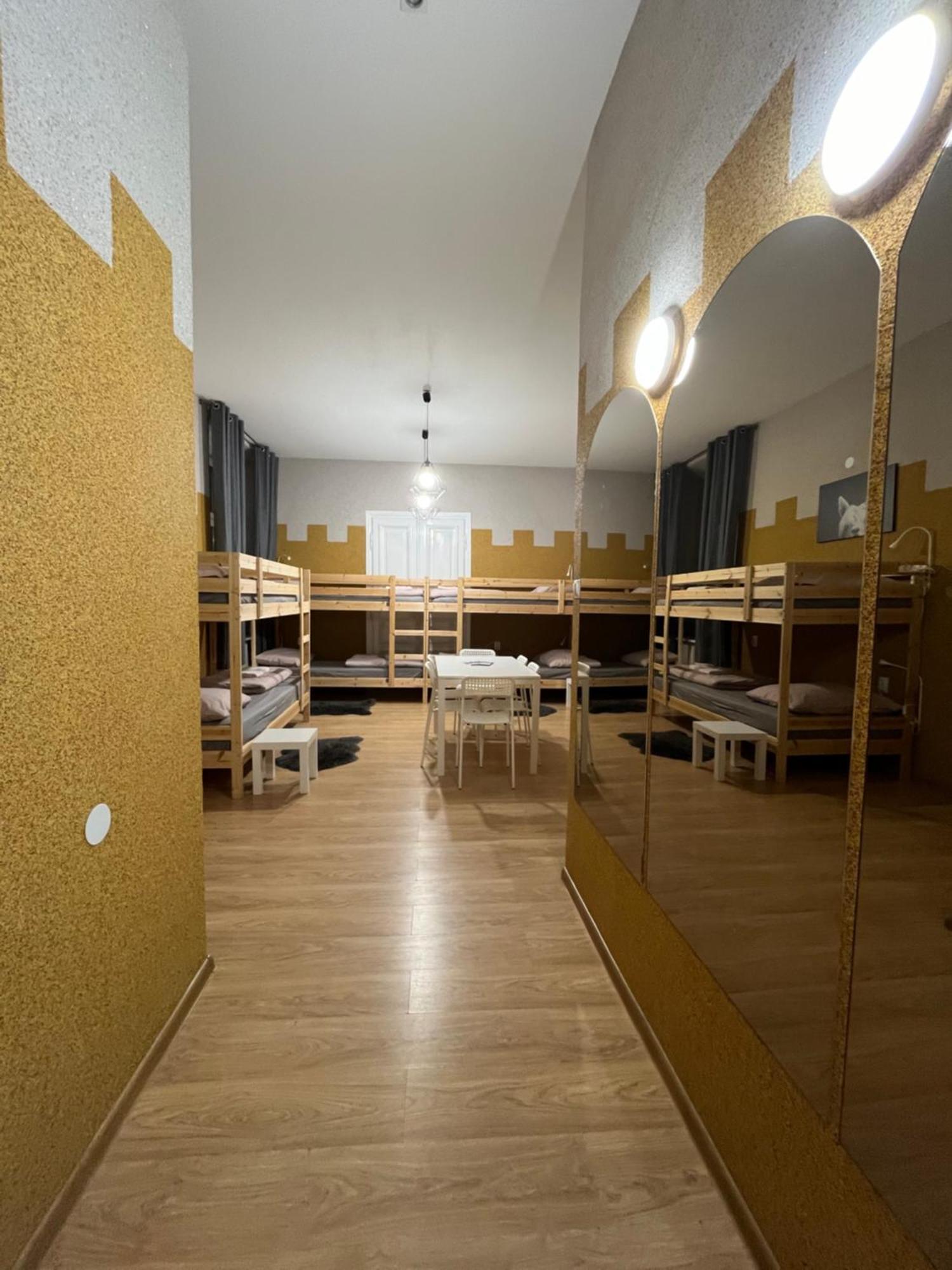 Girls Hostel Cracovia Esterno foto