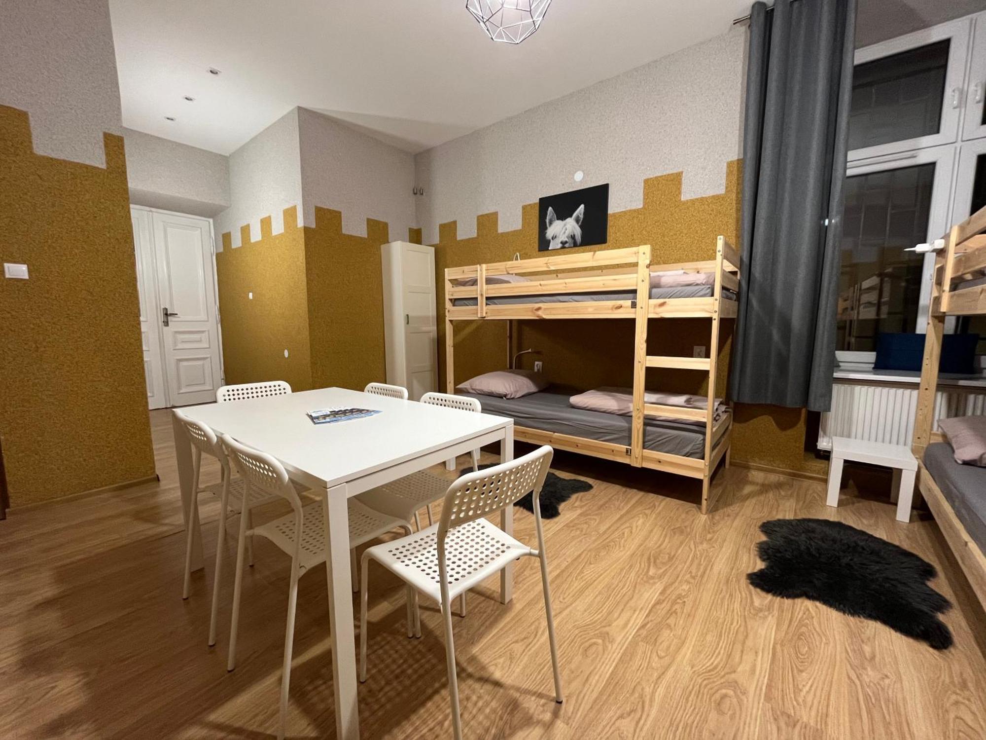 Girls Hostel Cracovia Esterno foto