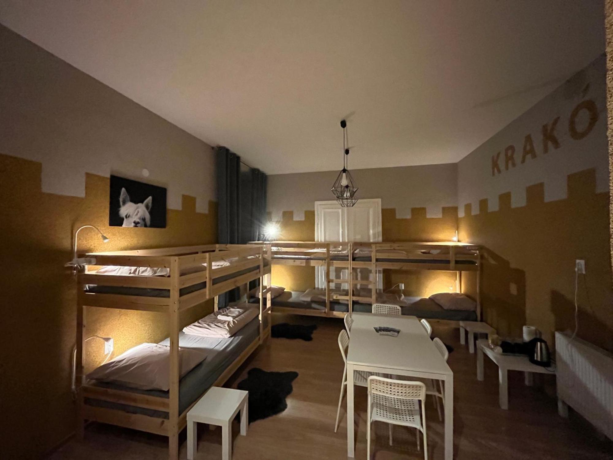 Girls Hostel Cracovia Esterno foto