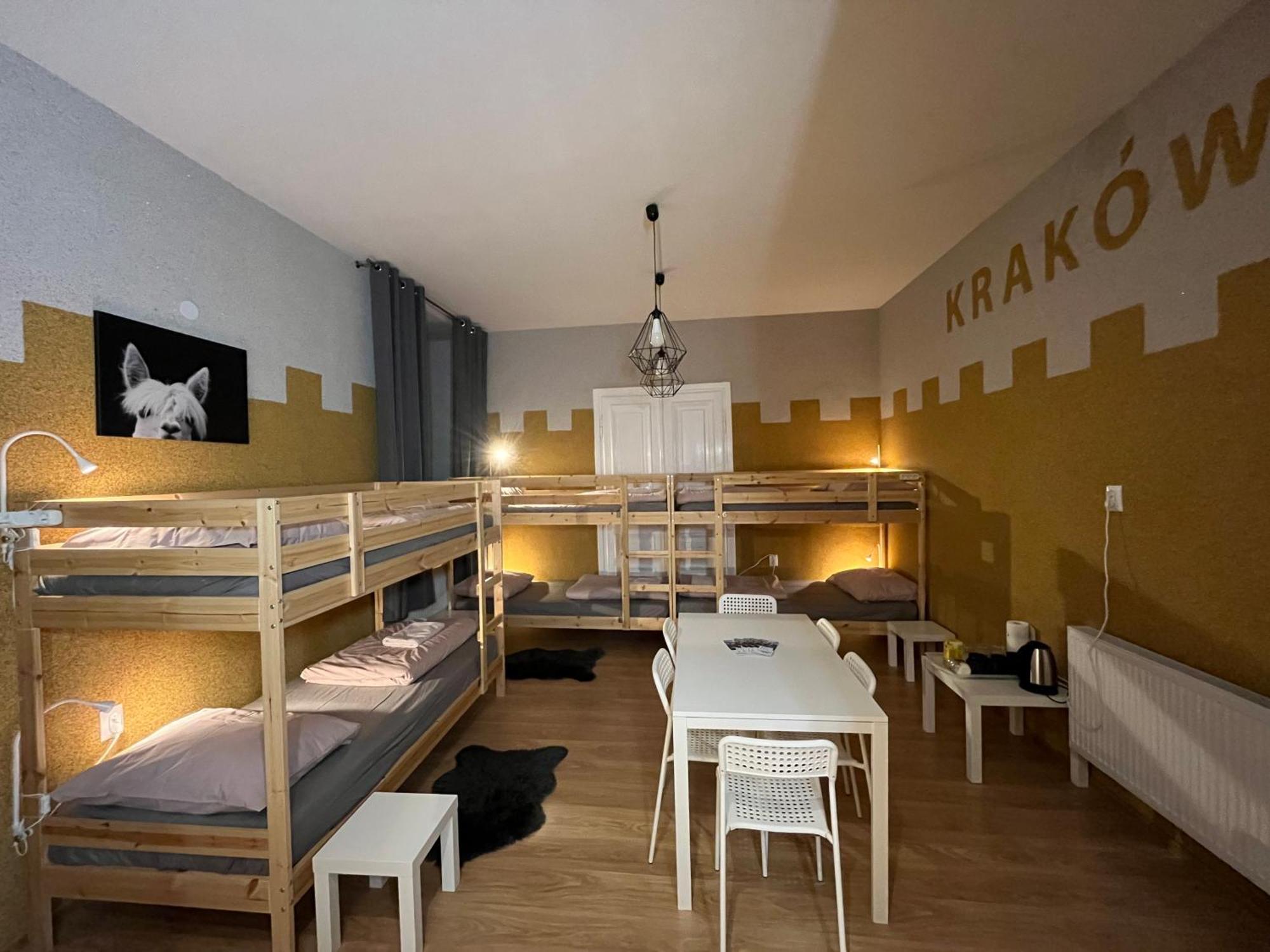Girls Hostel Cracovia Esterno foto