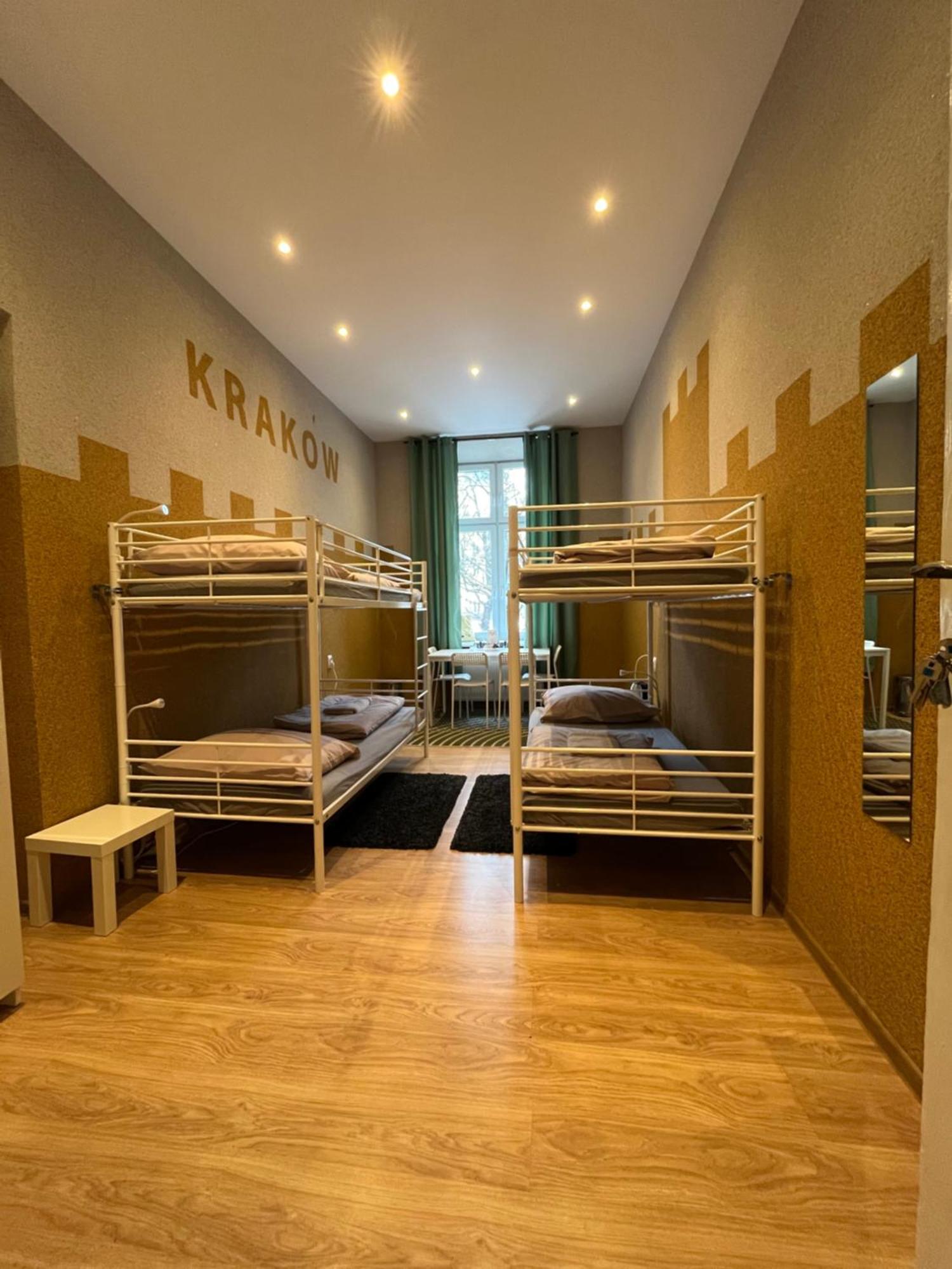 Girls Hostel Cracovia Esterno foto