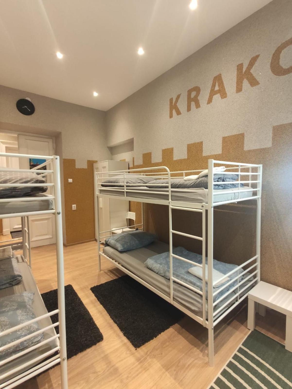 Girls Hostel Cracovia Esterno foto