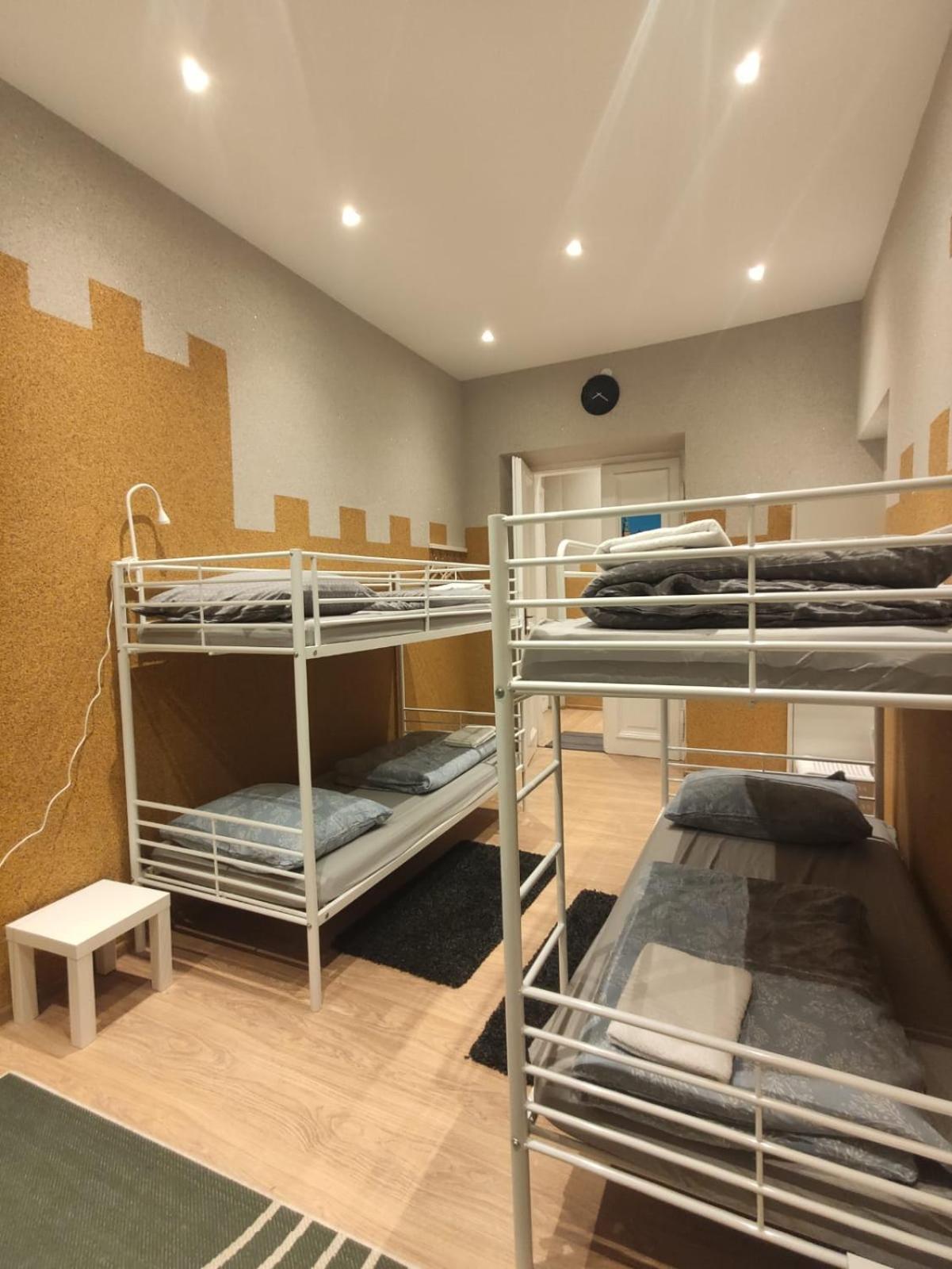 Girls Hostel Cracovia Esterno foto