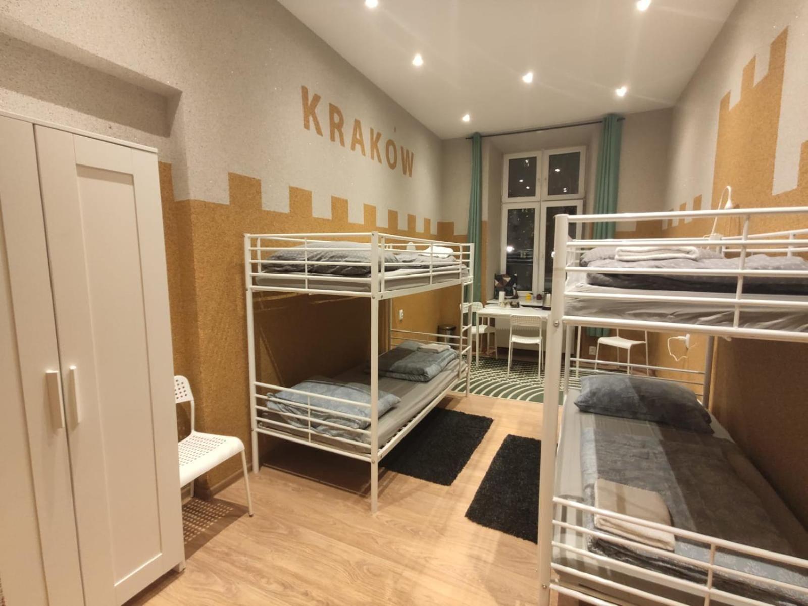 Girls Hostel Cracovia Esterno foto