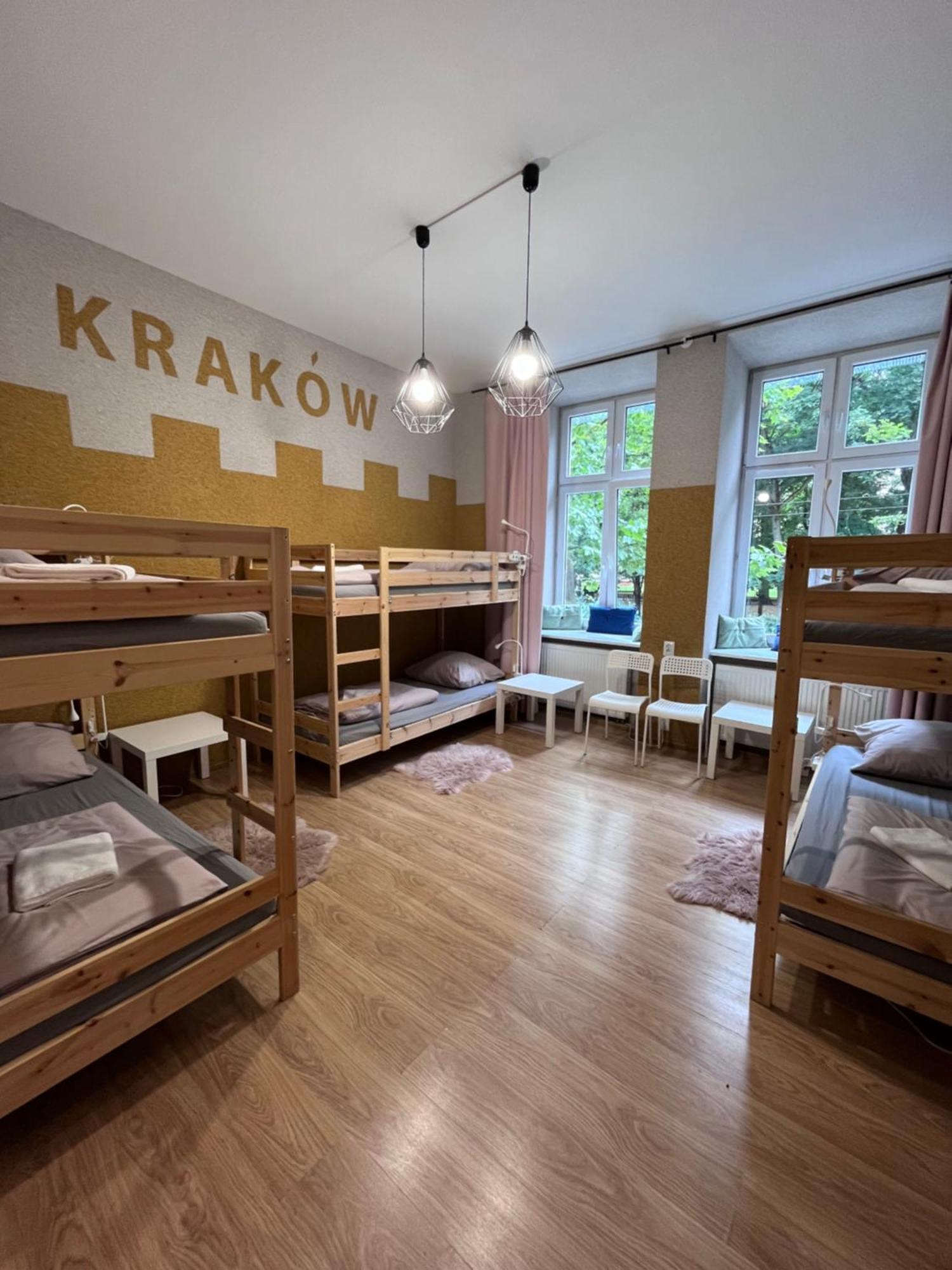 Girls Hostel Cracovia Esterno foto