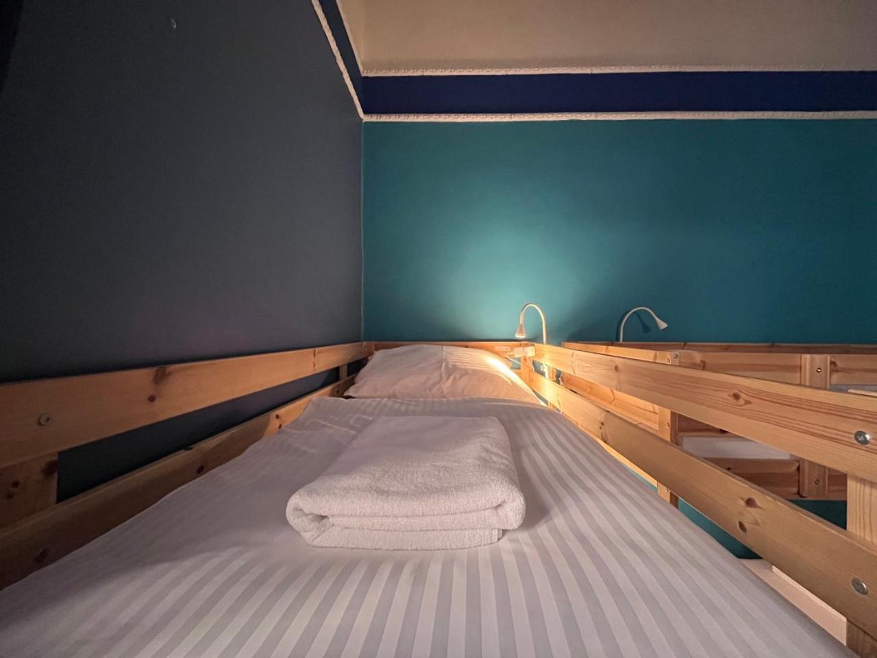 Girls Hostel Cracovia Esterno foto