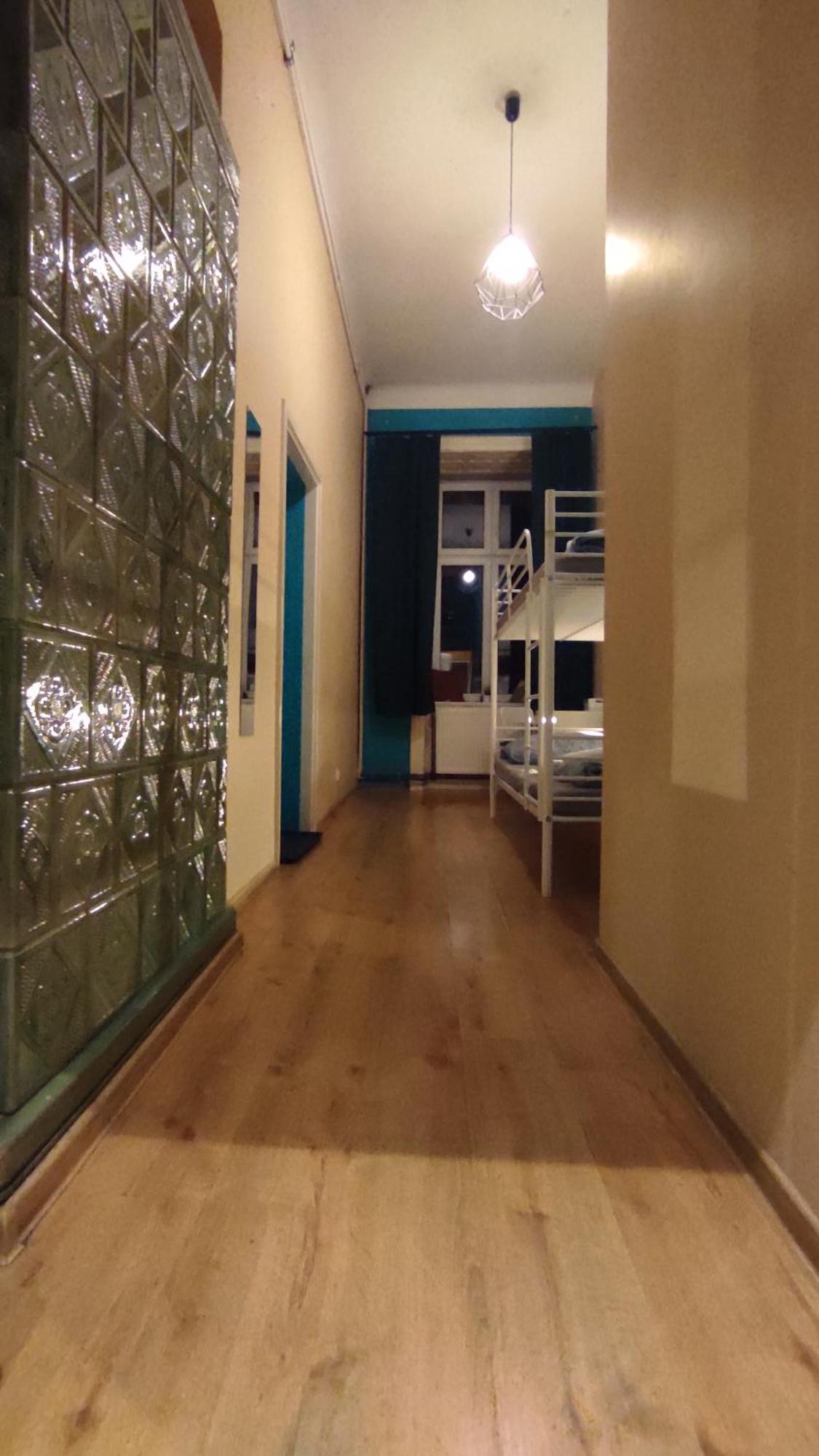 Girls Hostel Cracovia Esterno foto