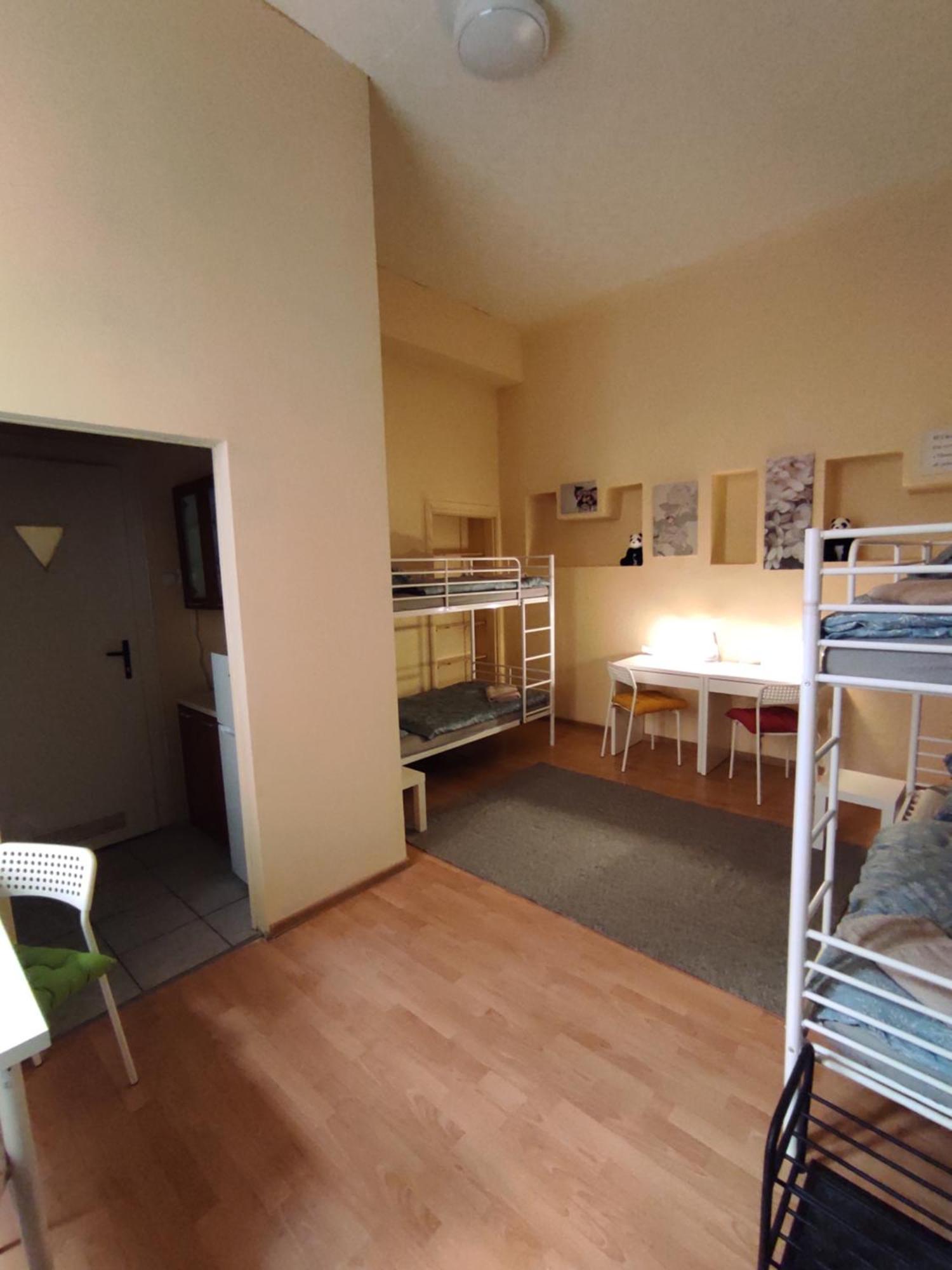 Girls Hostel Cracovia Esterno foto